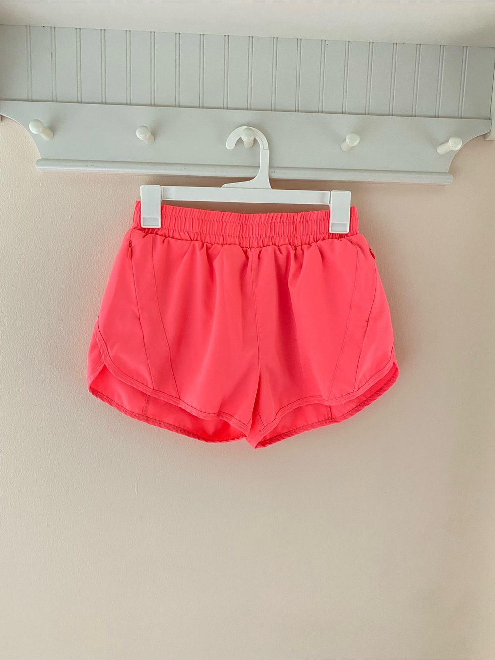 FAKE lululemon athletica Women's Athletic Shorts - Coral Pink
